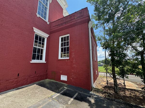 Historic Courthouse exterior photo 02