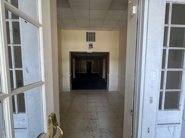 Historic Courthouse interior photo 01