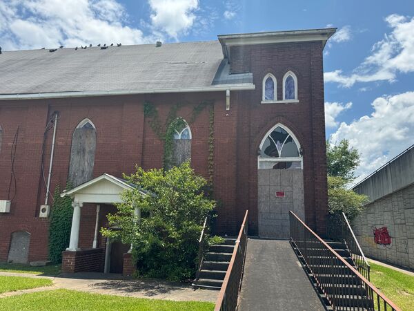 Heck Chapel exterior photo 11