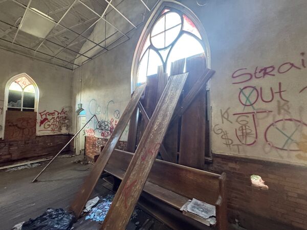 Heck Chapel interior photo 06