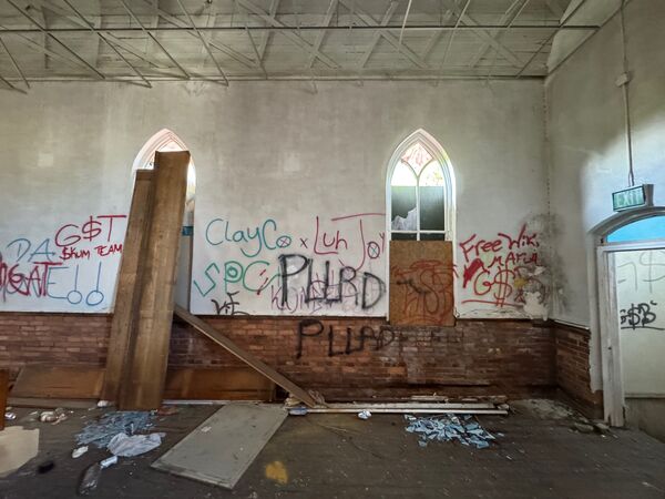 Heck Chapel interior photo 11