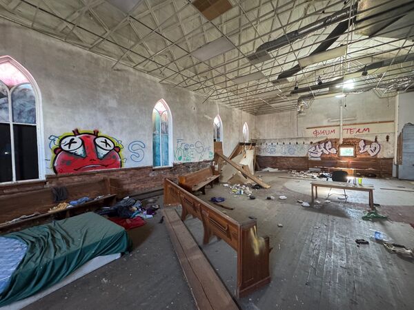 Heck Chapel interior photo 16