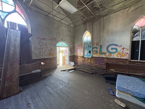 Heck Chapel interior photo 19
